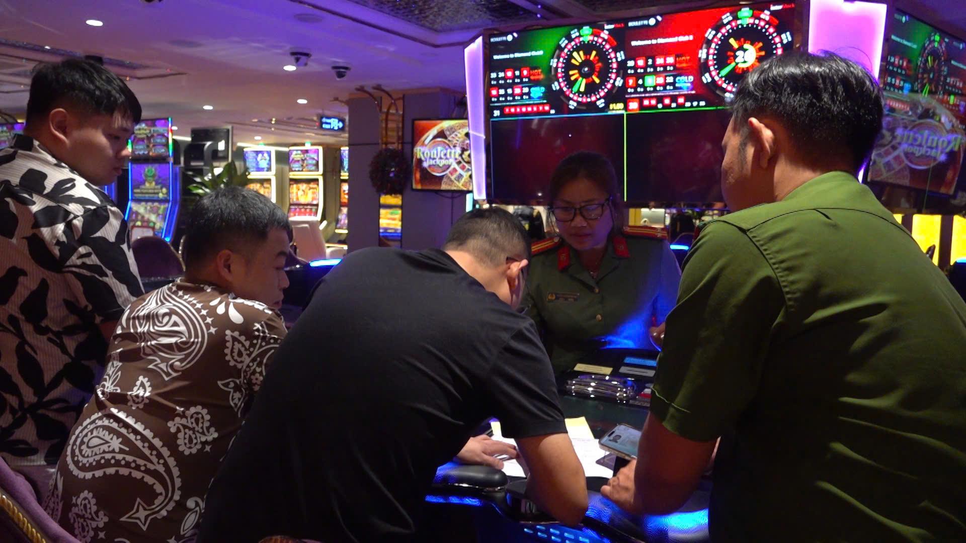 Khám phá trang chủ Đột Kích với nhiều tính năng hấp dẫn dành cho game thủ