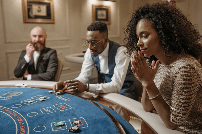 Khám phá vinagames com vui chơi hấp dẫn với game tien len tại vinagames com